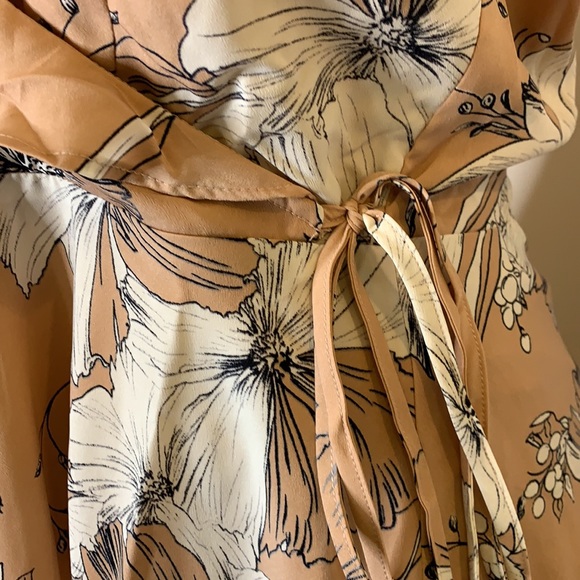 *SALE* NWT LOST+ WANDER Peach Floral Print Wrap Dress - Picture 5 of 11